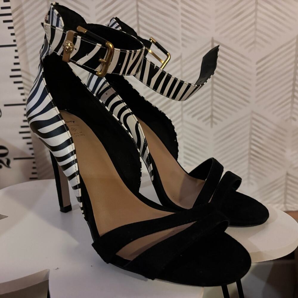 Disney Lion King heels 6.5